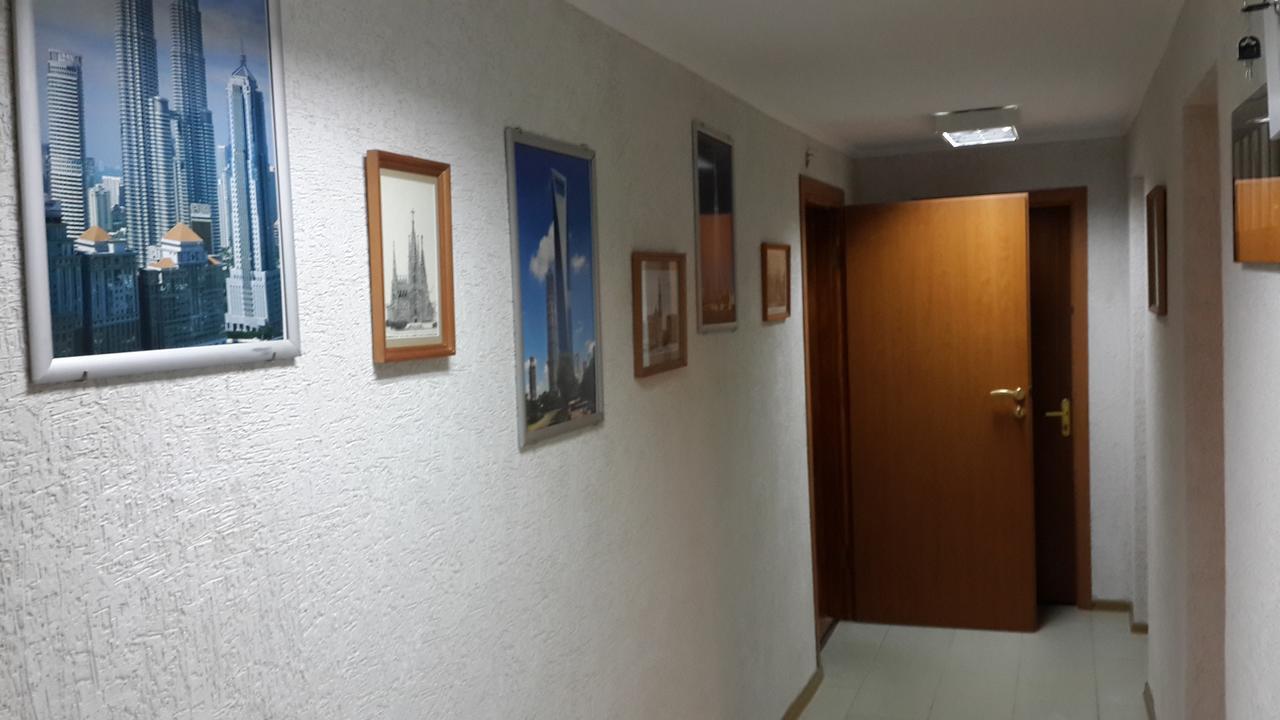 Hostel Bayit Krementsjoek Buitenkant foto