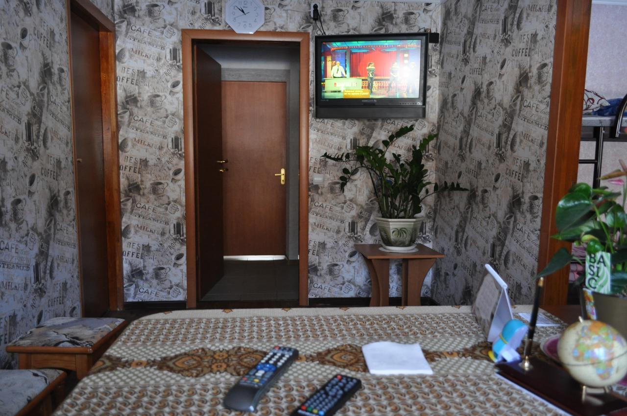 Hostel Bayit Krementsjoek Buitenkant foto